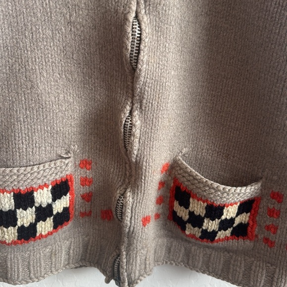 Vintage Handmade Trucker Cowichan Sweater Size Medium - Picture 9 of 17